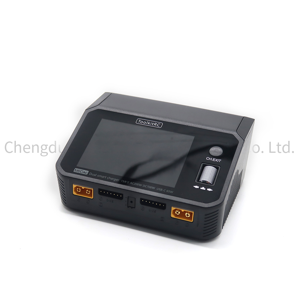 ToolkitRC M6DAC AC 200W DC 700 - Toolkitrc M6Dac Smart Charger avis et prix